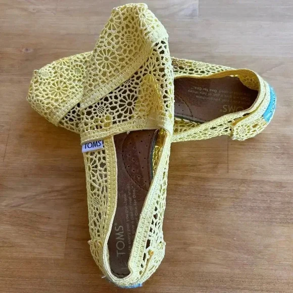 Yellow embroidered eyelet Tom’s girls women’s 5 - Picture 4 of 7